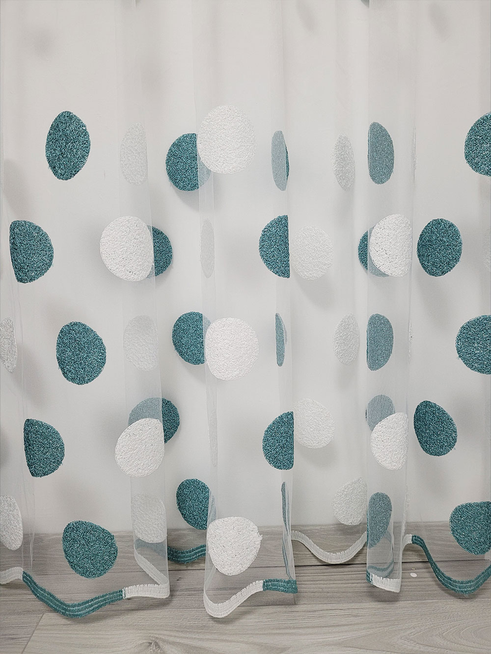 Set draperie si perdea, alb/albastru cu buline