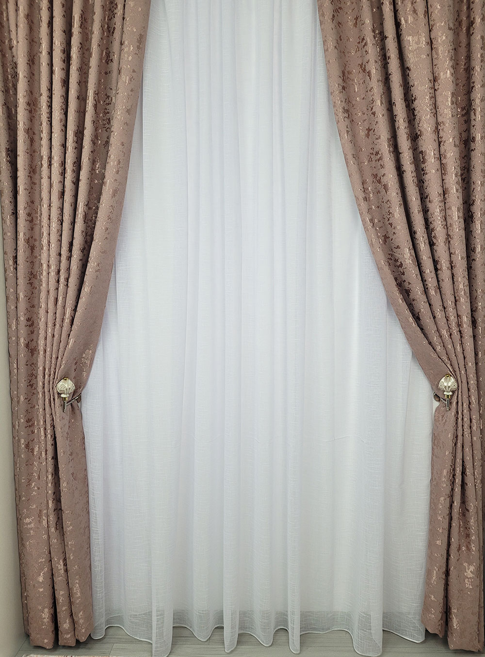 Draperie roz prafuit cromatic