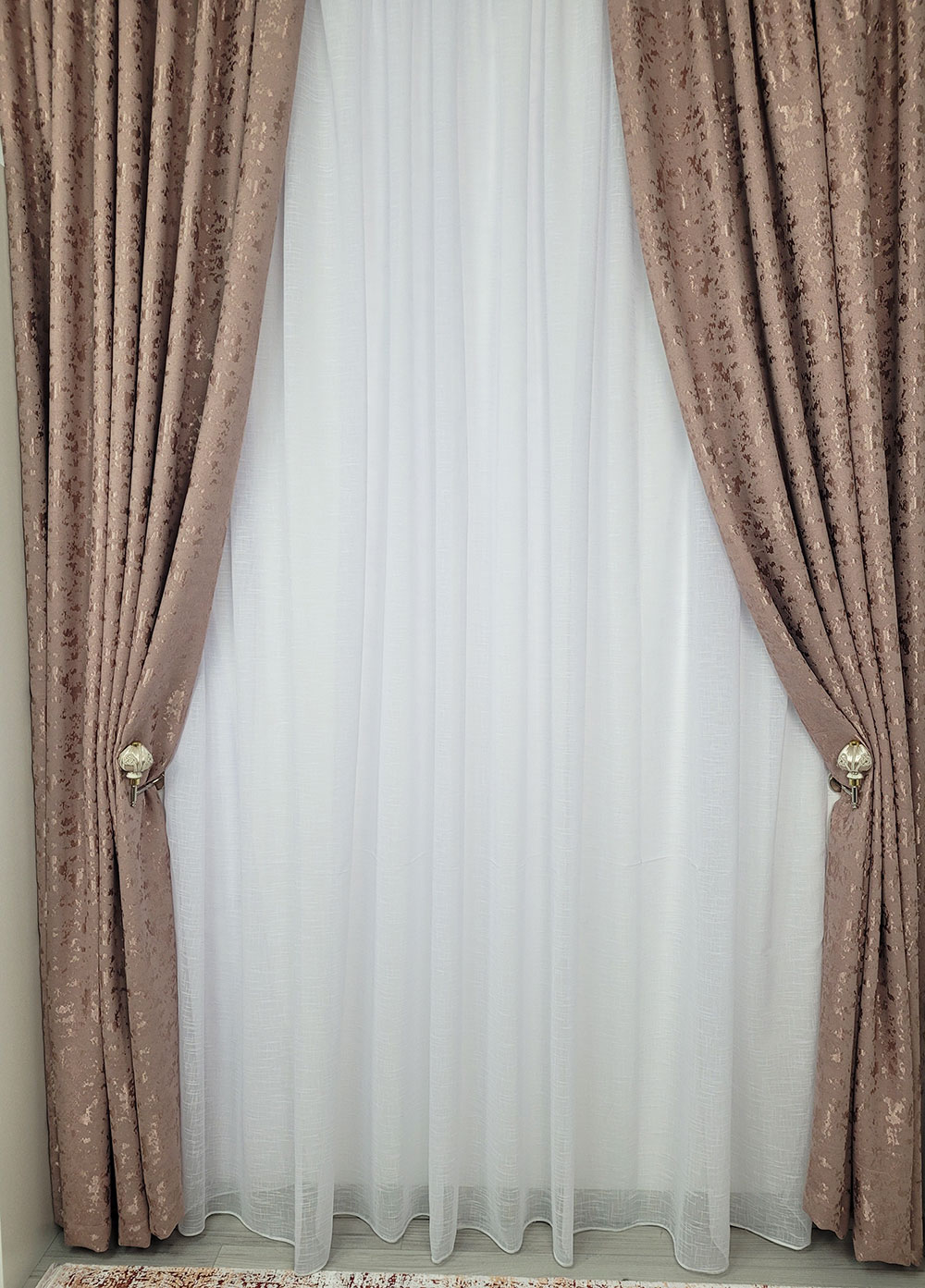 Draperie roz prafuit cromatic