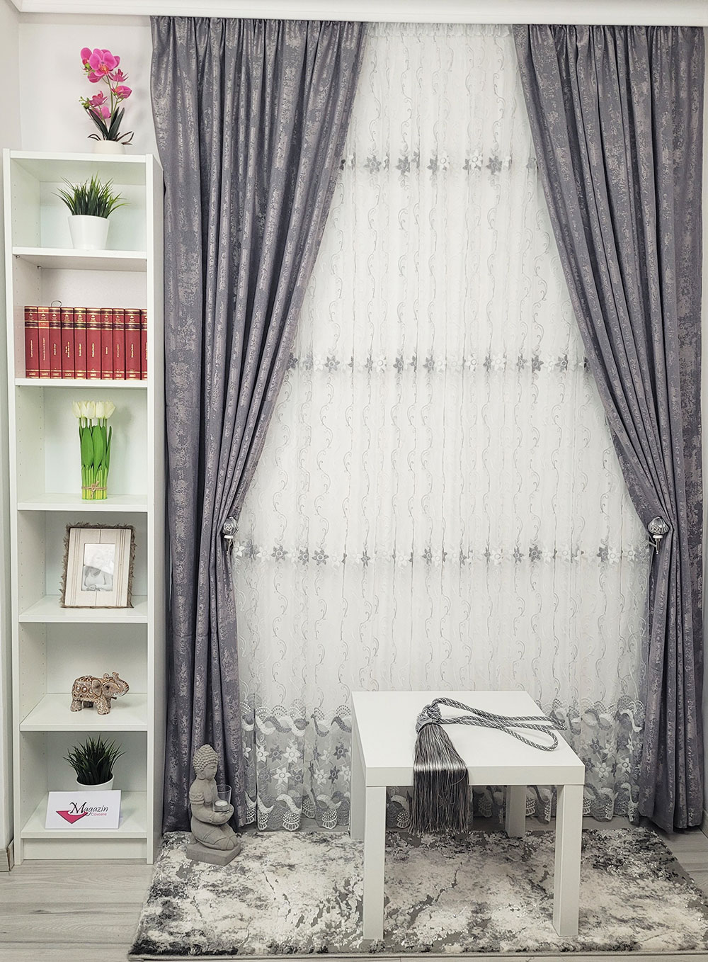 Perdea floricele albe/gri